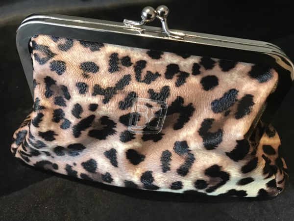 Leopard Print Kiss clasp cosmetic bag closed